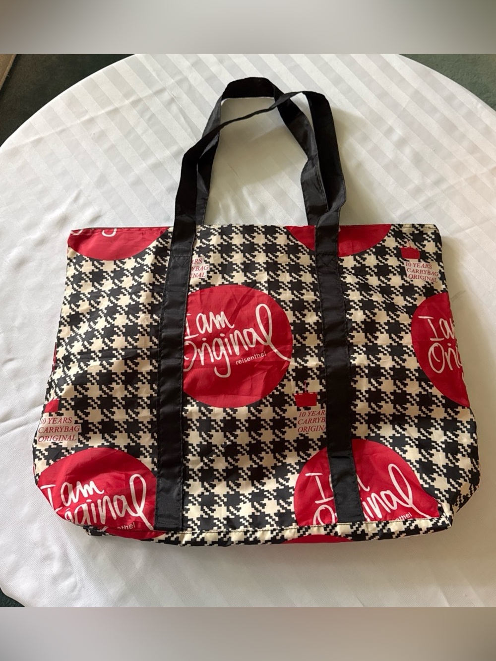 I Am Original Red & Black Patterned Tote Bag by Reisenthel